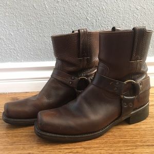 Unisex dark brown oil leather harness boots